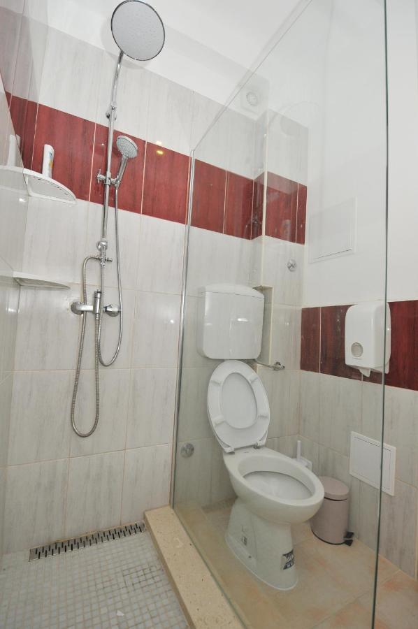 Oasis Hostel Split Bagian luar foto