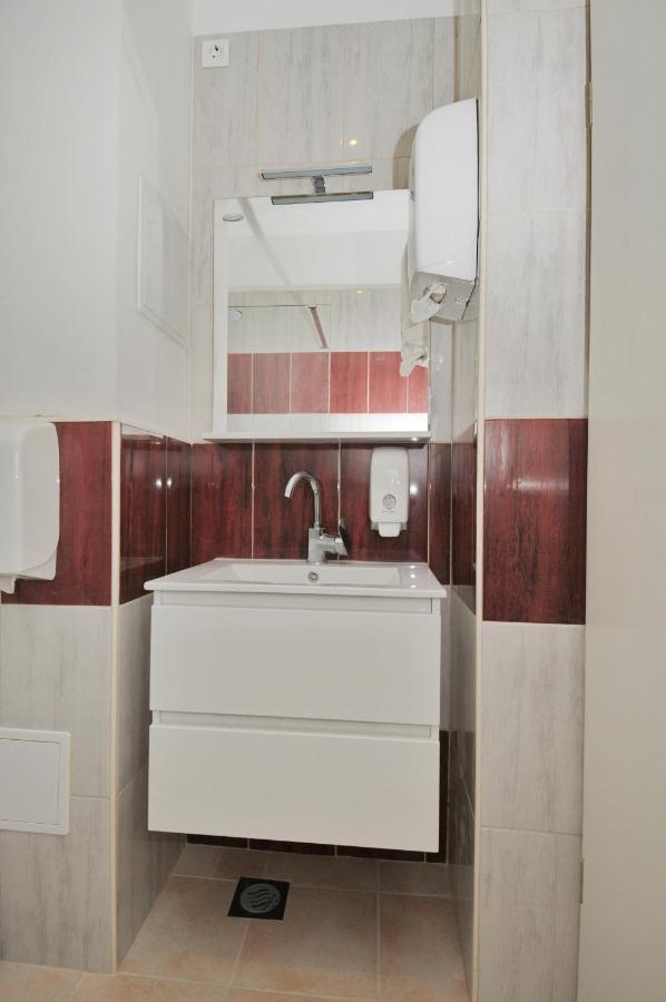 Oasis Hostel Split Bagian luar foto