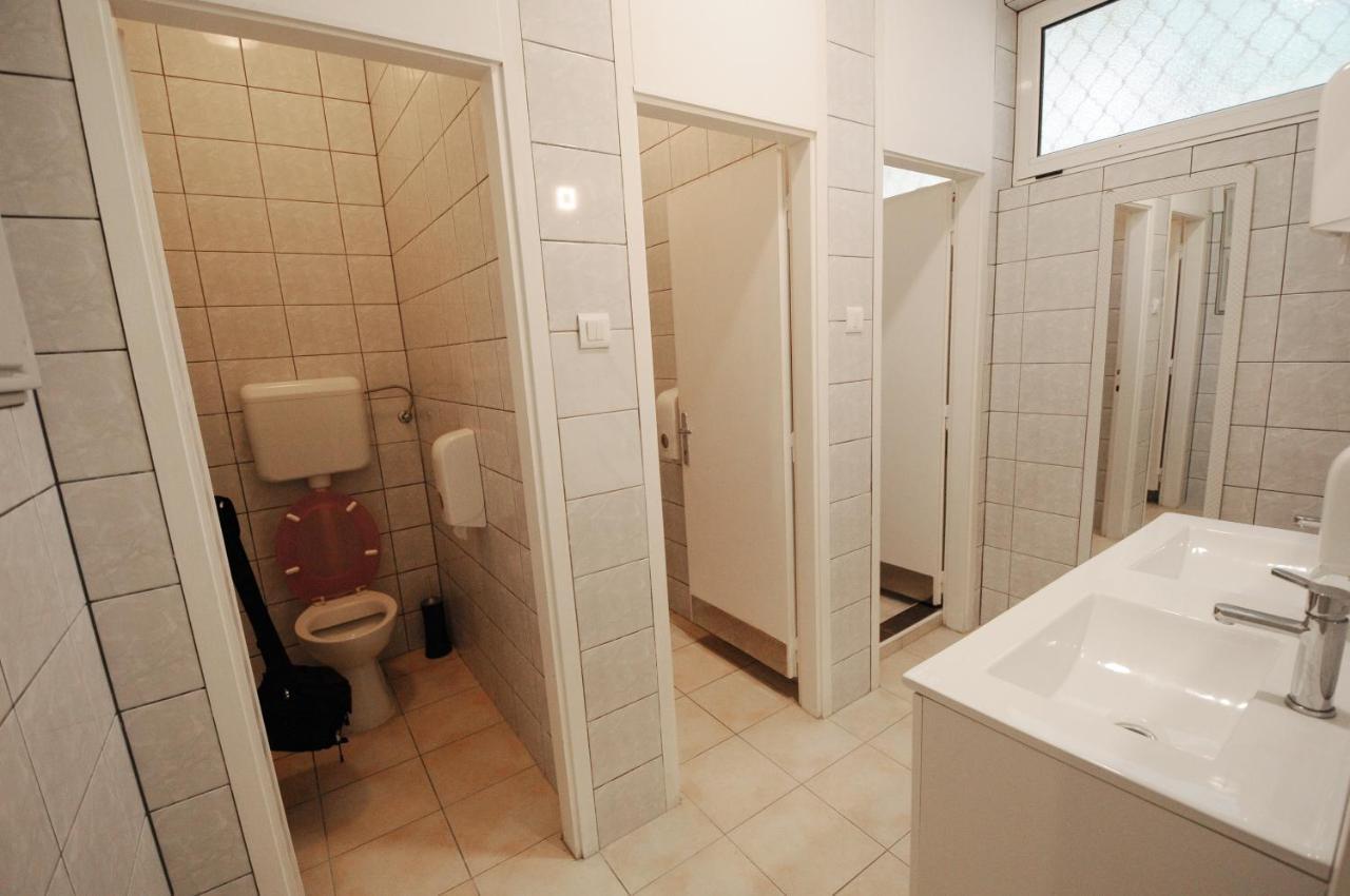 Oasis Hostel Split Bagian luar foto