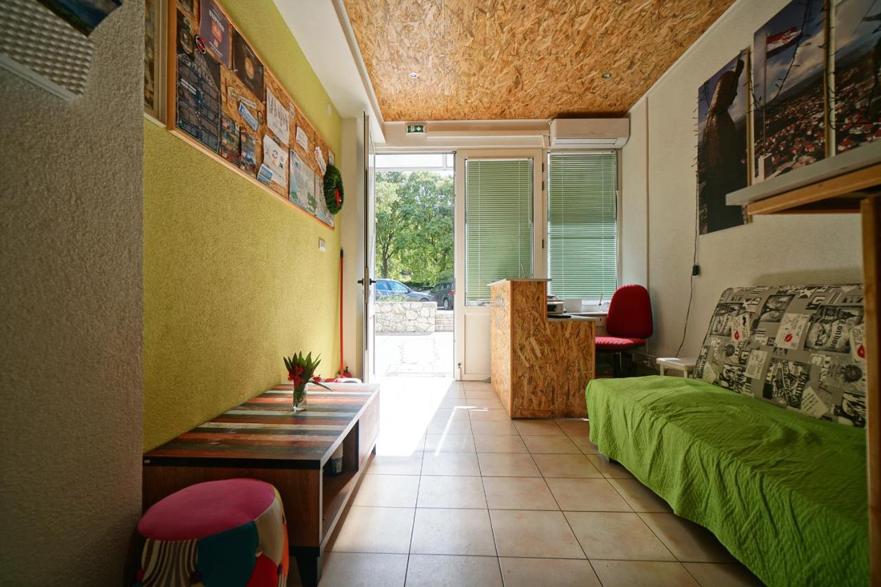 Oasis Hostel Split Bagian luar foto