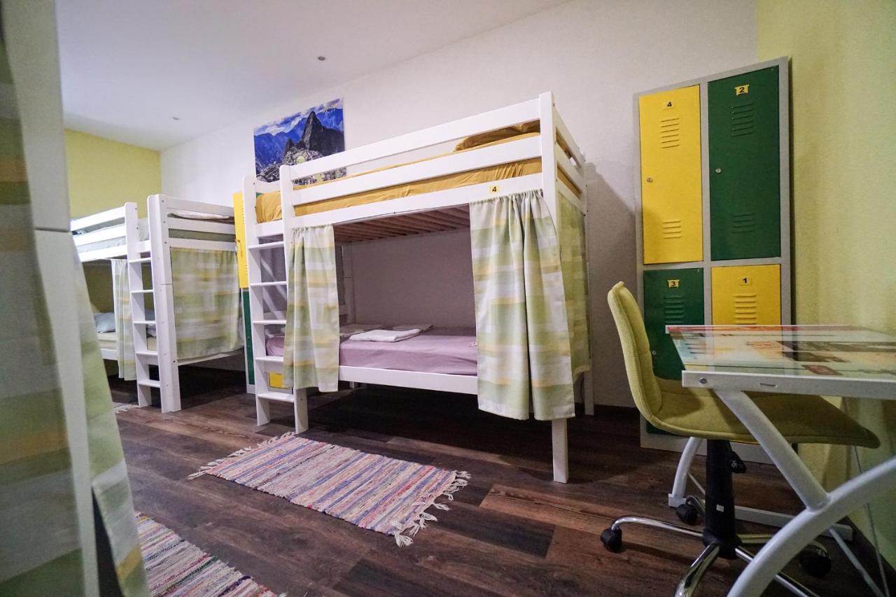 Oasis Hostel Split Bagian luar foto
